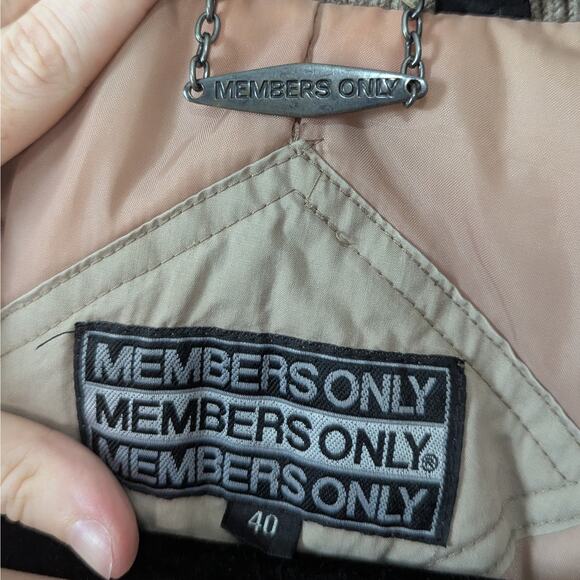 Member's Only Vintage 80s Tan Collared Full Zip Puffer Jacket Size 40 Medium - Picture 8 of 11